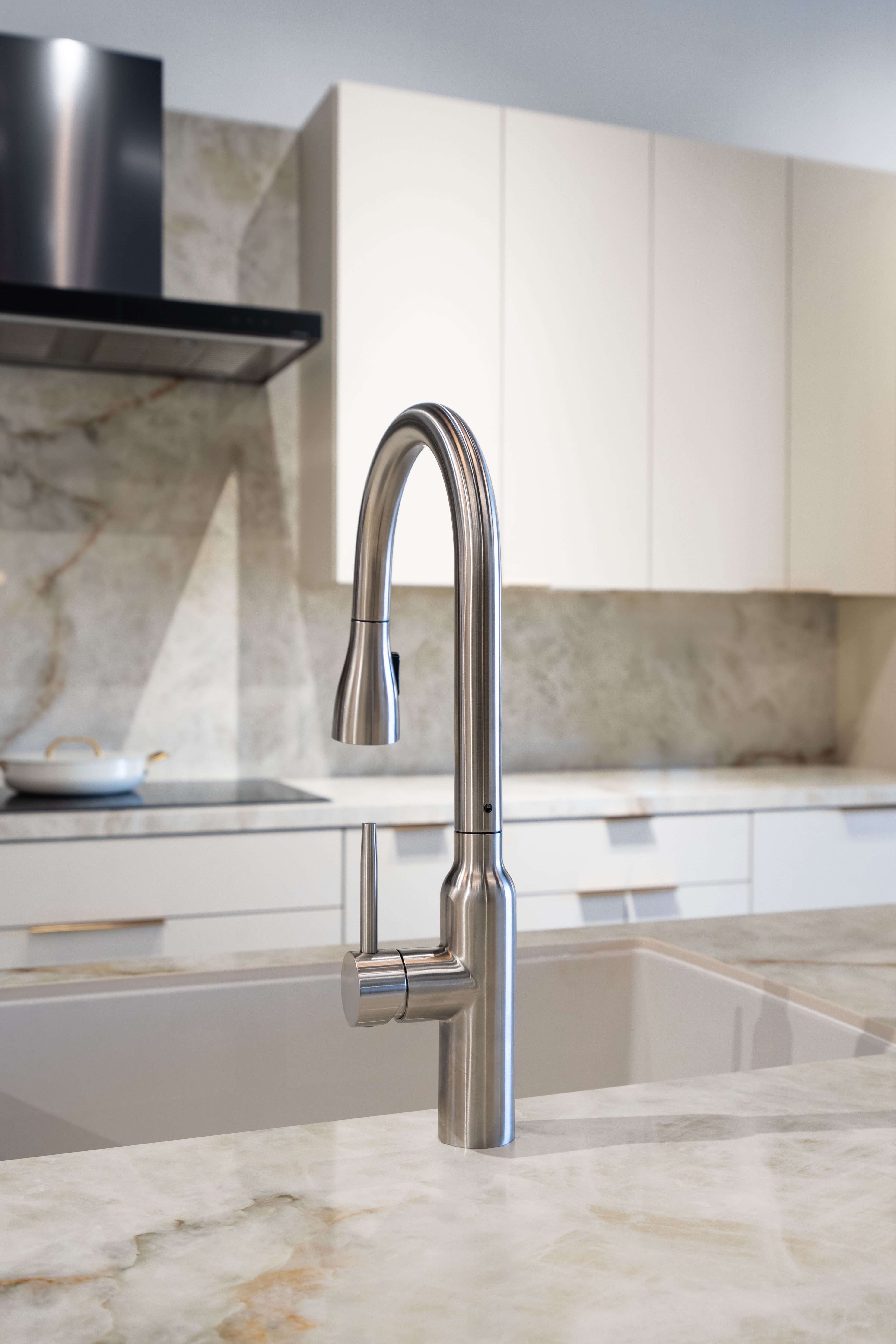 Alessia Kitchen Faucet – Modern Elegance, Effortless Function