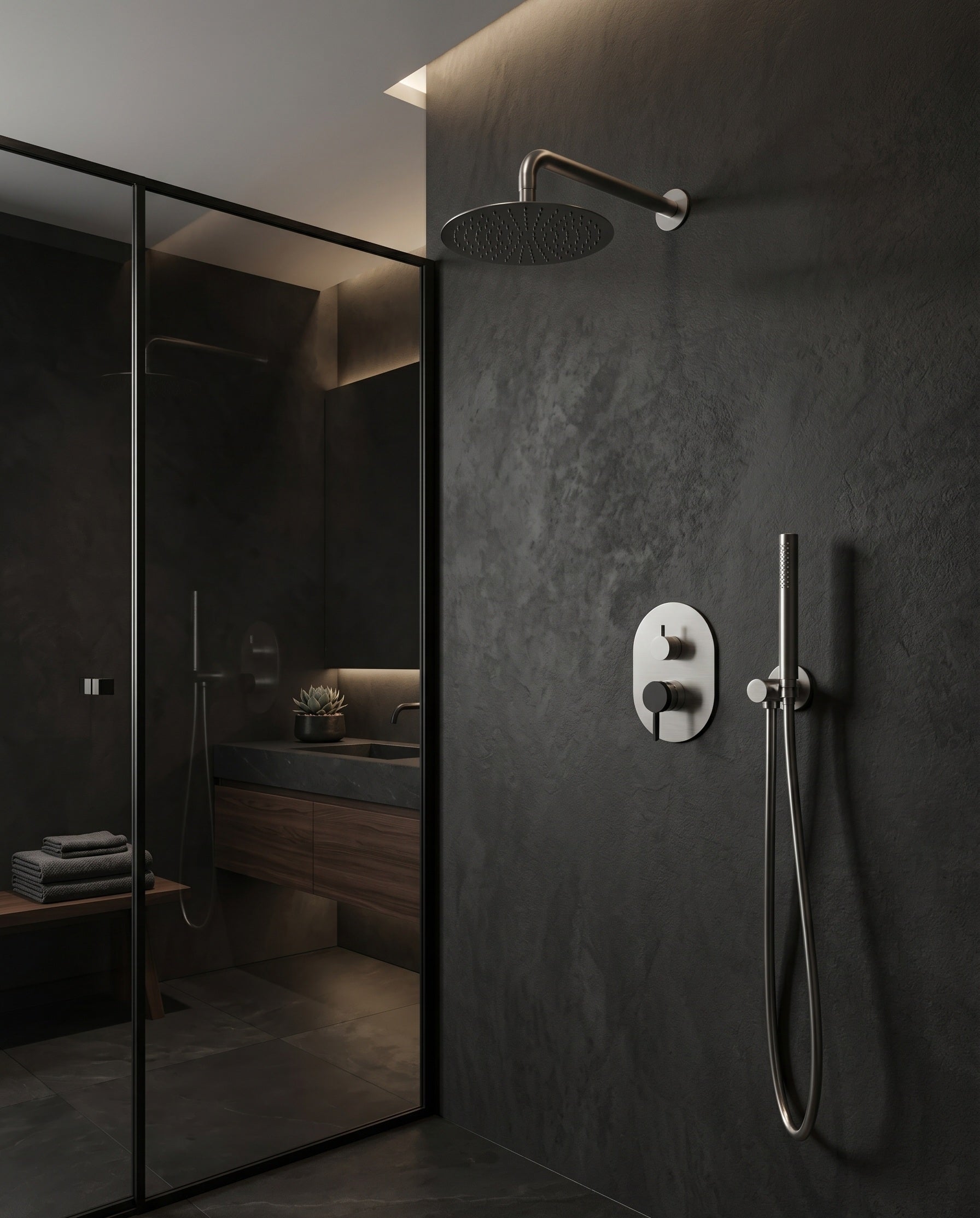 ISABELLA SERIES – RAIN SHOWER WITH HAND SPRAYER, REFINED LINES AND EFFORTLESS CONTROL.